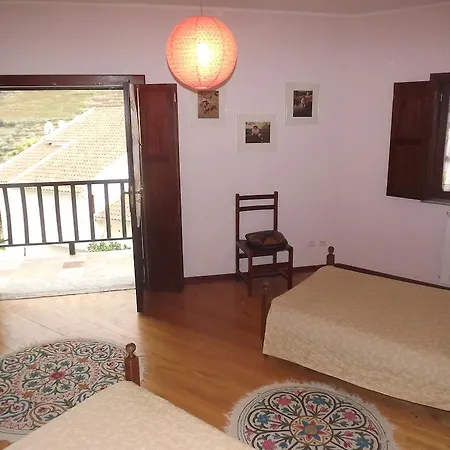 ファームステイ Casa Oliveiras Do Douro Sobreira