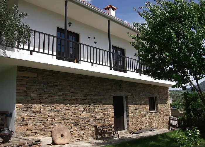 مزرعة للإقامة Casa Oliveiras Do Douro Sobreira